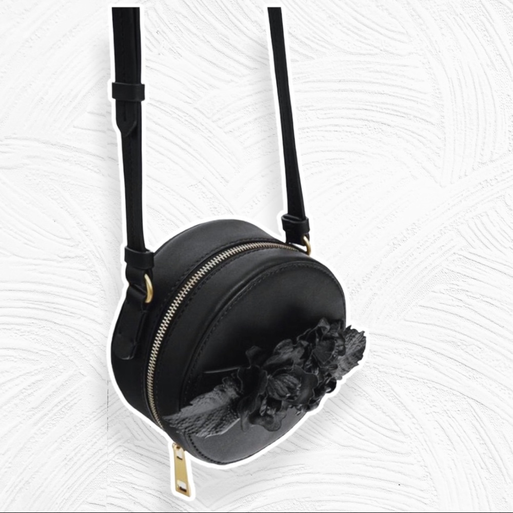 New ZARA black city bag faux leather wt flower 🌸